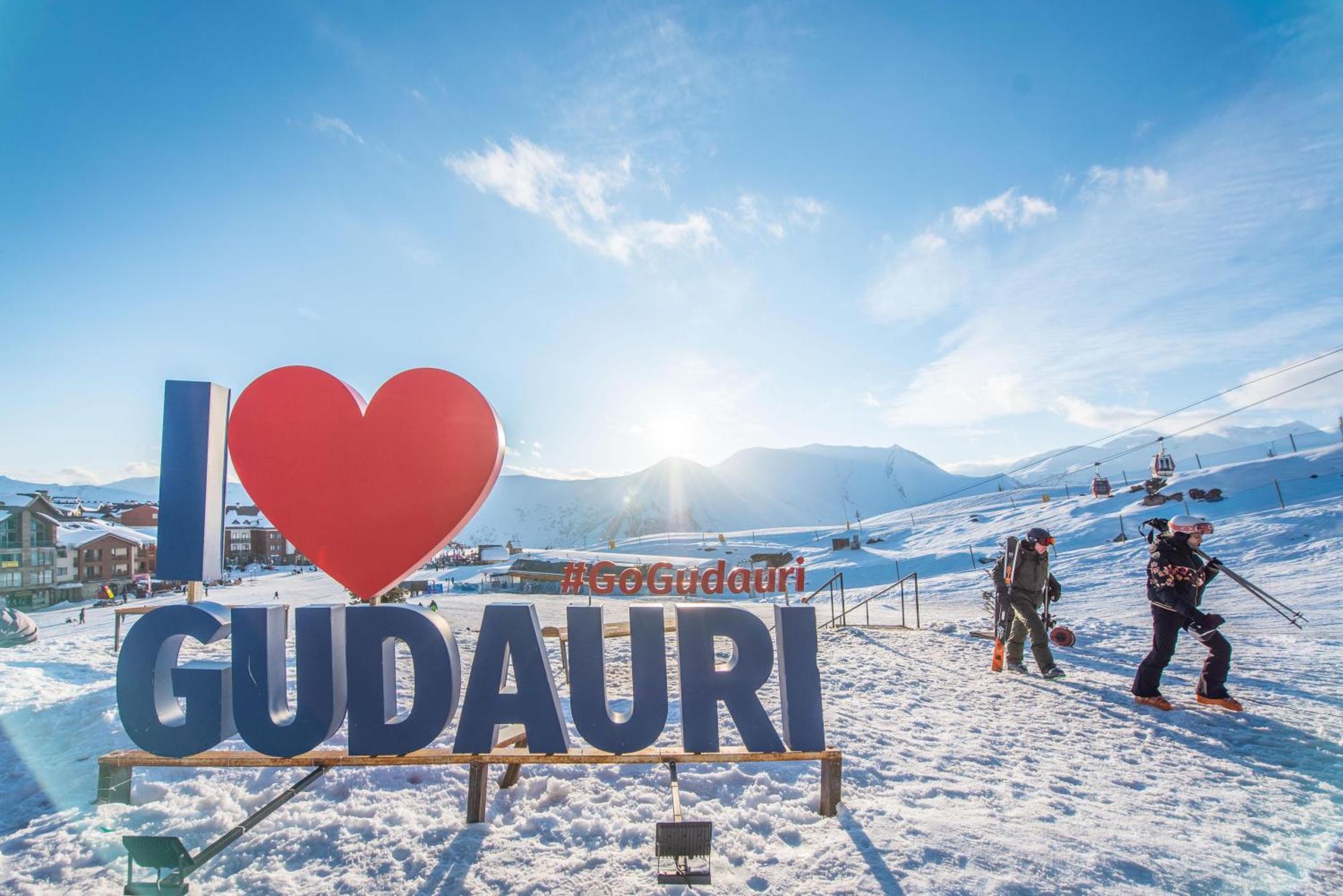 Gudauri Atrium Aparthotel Luaran gambar