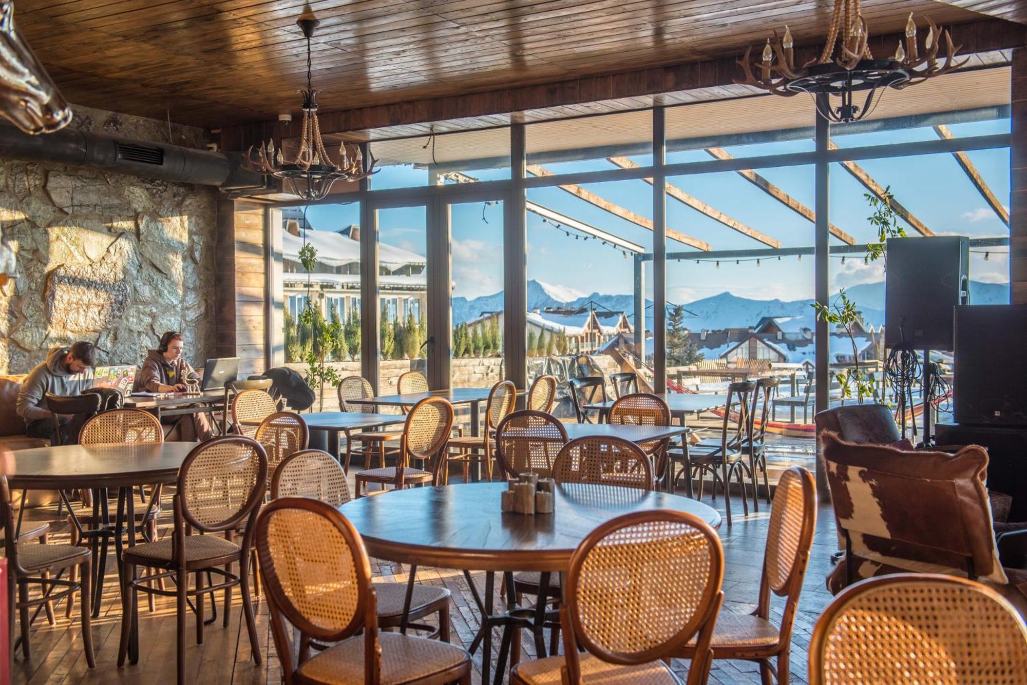 Gudauri Atrium Aparthotel Luaran gambar